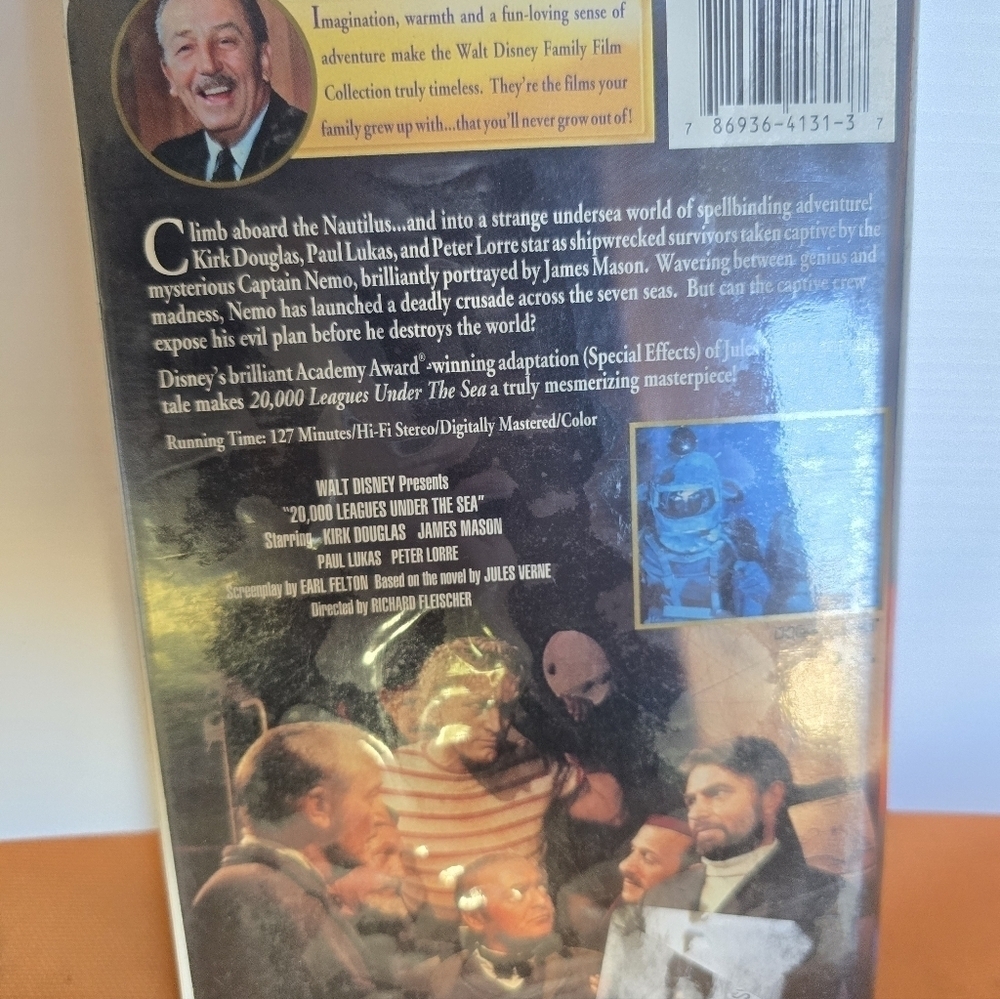 Disney VHS 20,000 LEAGUES under The Sea - Picture 3 of 3